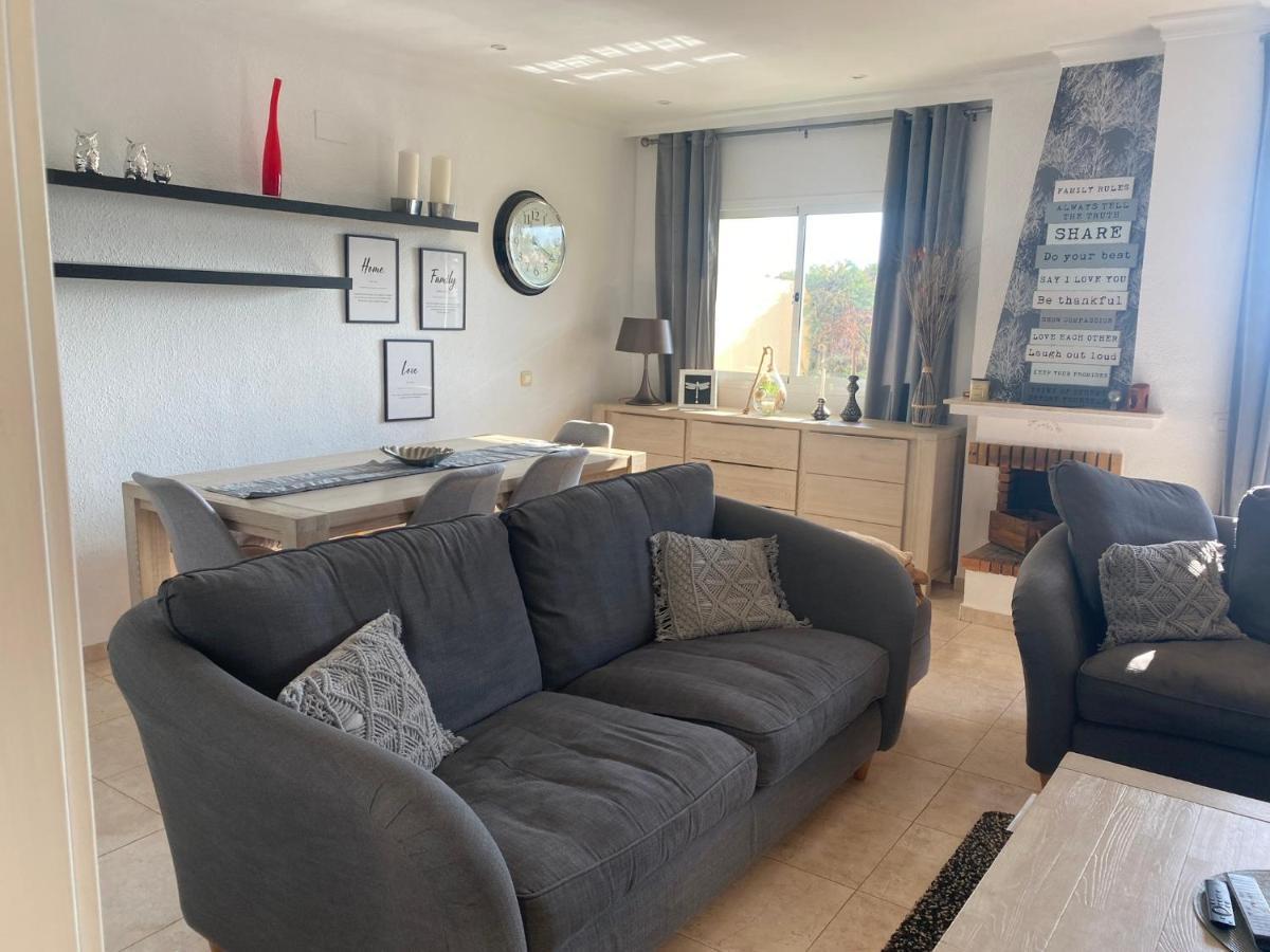 Superb Villa By The Sea 베날마데나코스타 외부 사진